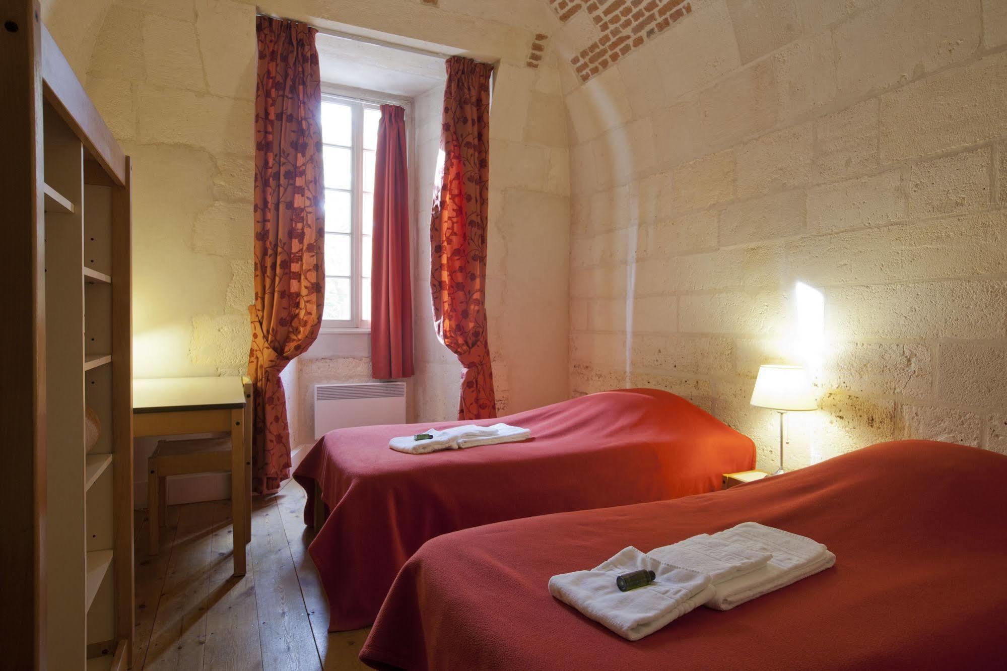 Les De L'abbaye *