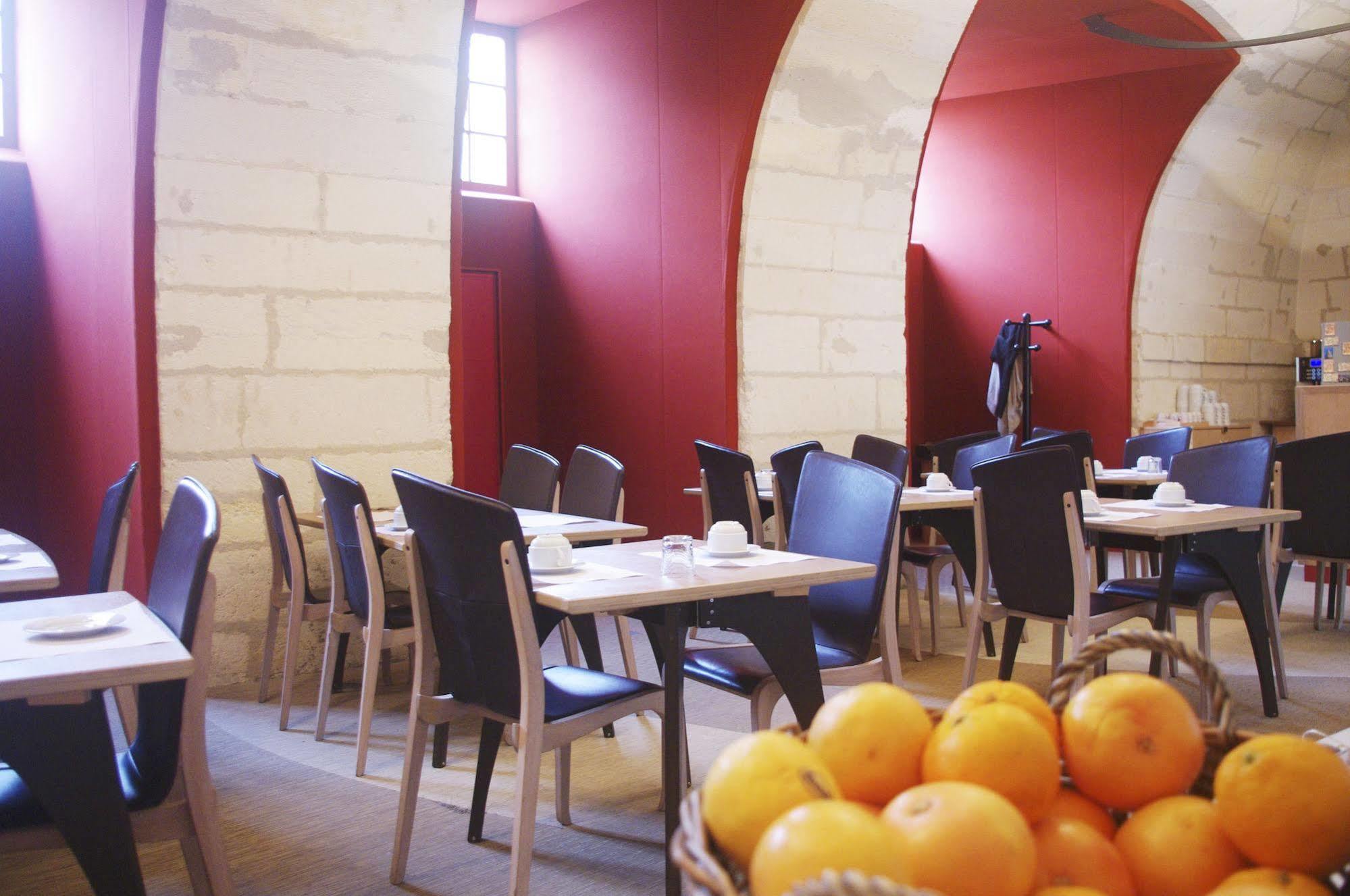 Hotel Les De L'abbaye Saintes