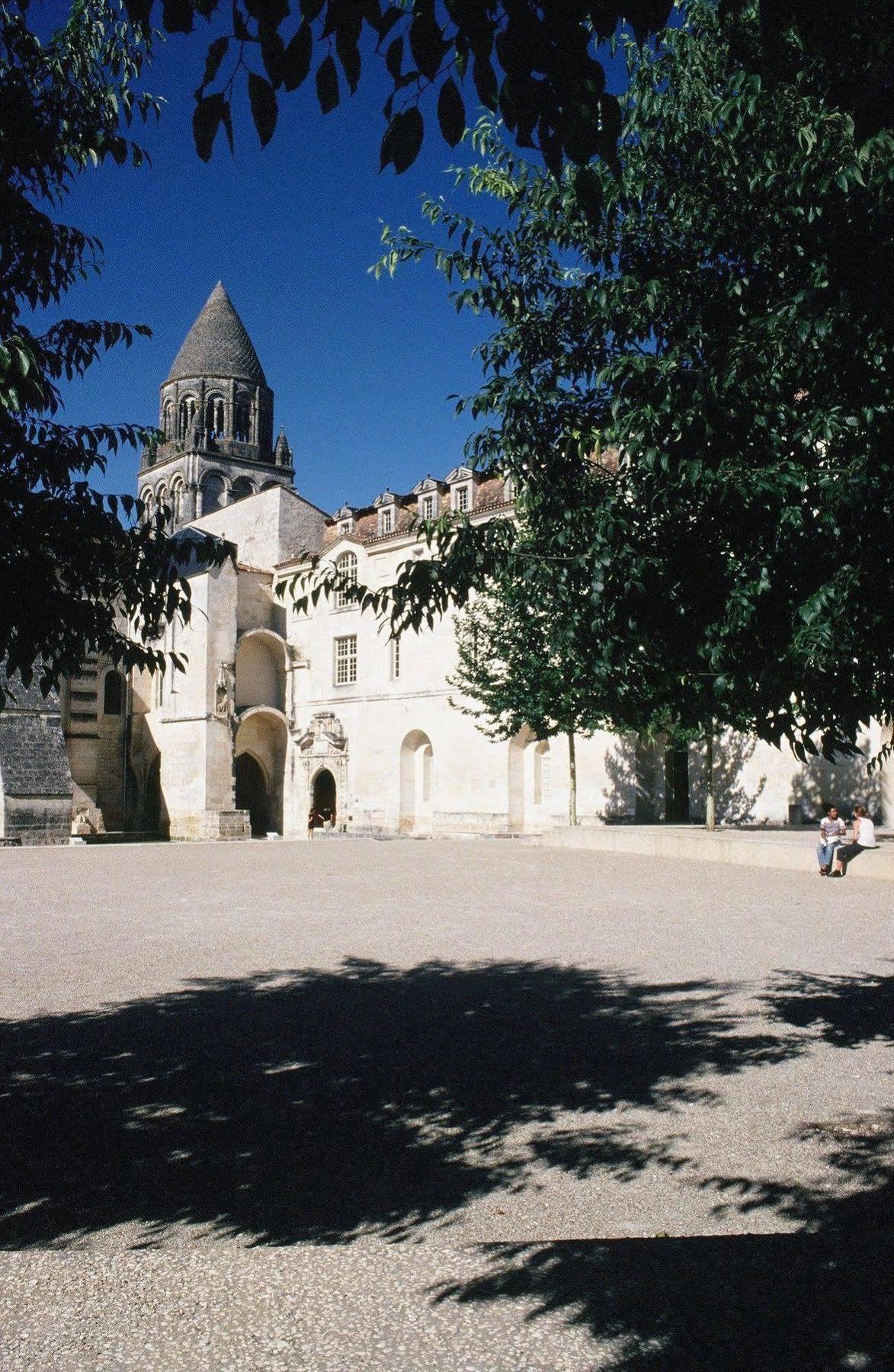 Les De L'abbaye Hotel *
